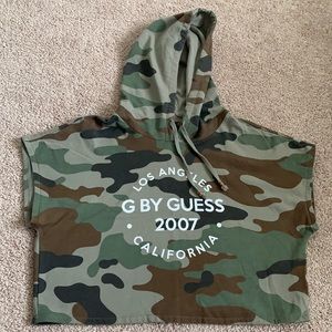 Guess camo top